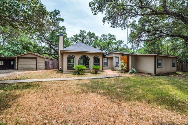 Foto del edificio - CASTLE HILLS FAMILY HOME