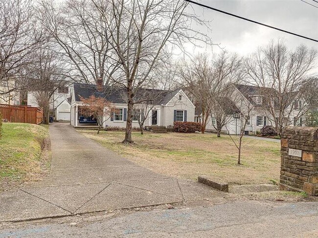 Building Photo - Nashville blessed home