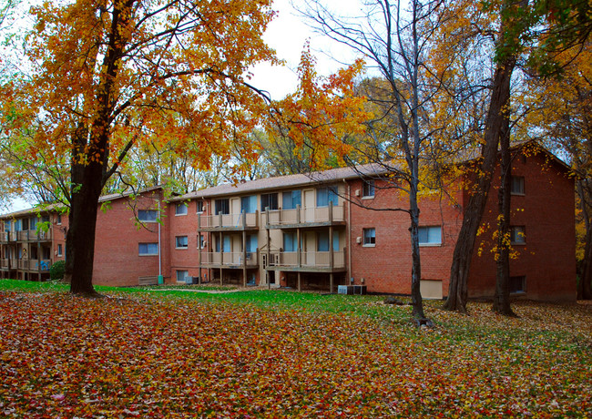 Foto del edificio - Layton Hall Apartments