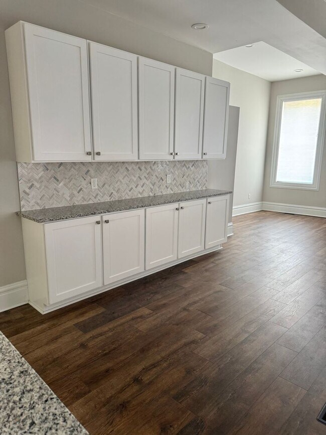 Foto del edificio - Fox Park 3 Bedroom, 2 1/2 Bath Updated His...