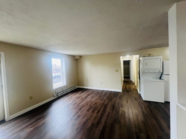Foto del edificio - 1107-1111 Burns Ave