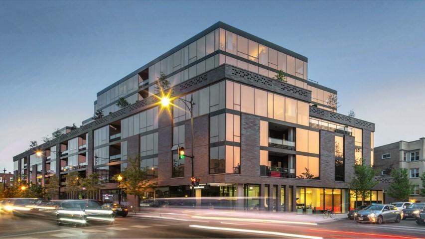 Foto principal - 3 bedroom in Chicago IL 60657