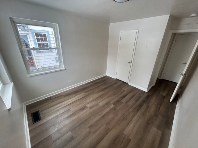 Foto del edificio - 2616 Newport Ave