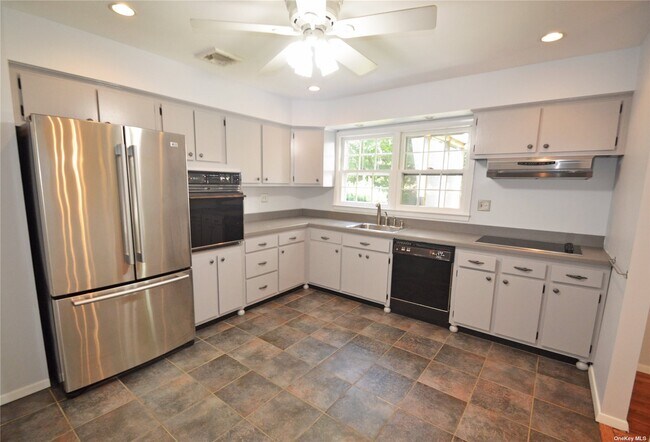 Foto del edificio - 640 Longview Ln