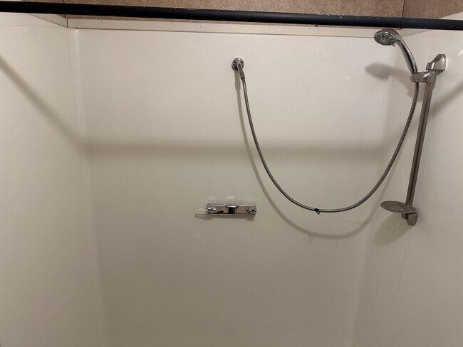 Building Photo - 36 4th Ave W