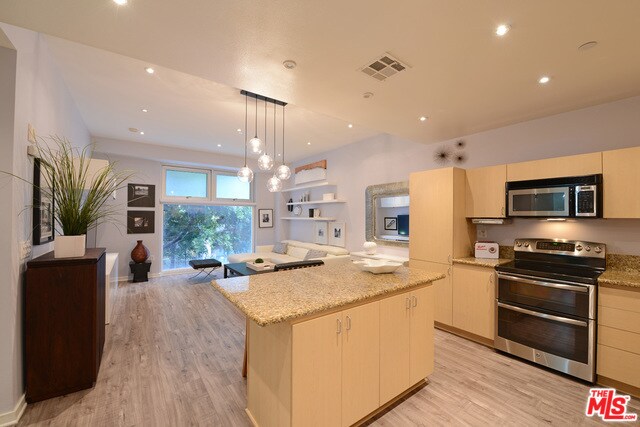 Foto del edificio - 630 W 6th St