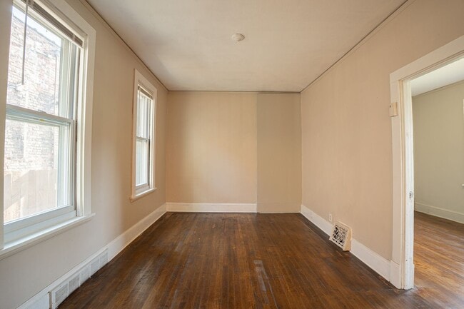 Building Photo - 2348 S Kinnickinnic Ave