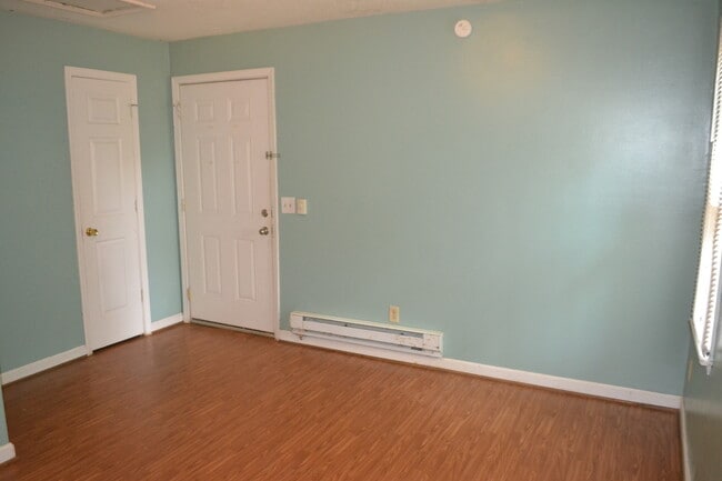 Building Photo - Adorable Studio Cottage in Central