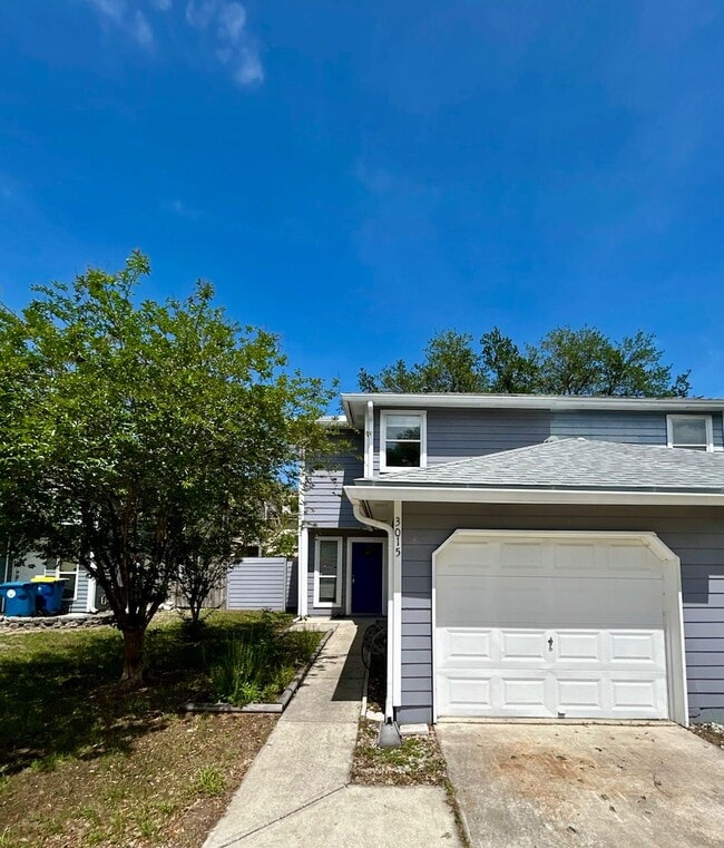 Building Photo - 3015 Candlewyck Ln E