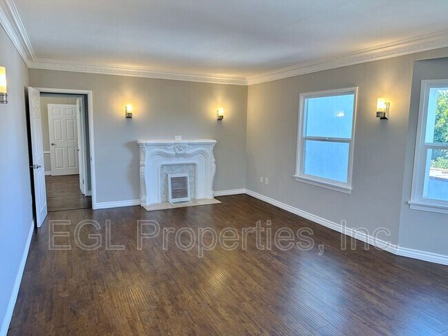 Building Photo - 123 1/2 W 57th St