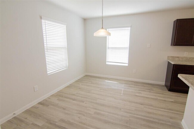 Building Photo - 18526 Medway River Trl