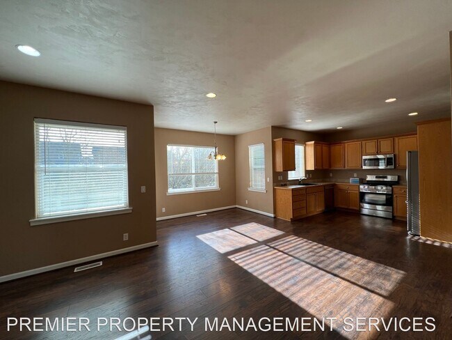 Building Photo - 3 br, 2.5 bath House - 5586 King Arthur Court