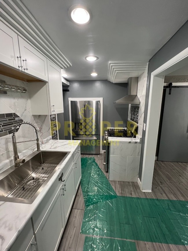 Building Photo - 1 bedroom 1 bathroom house