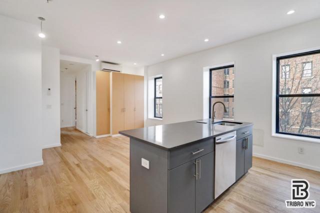 Foto del edificio - 4 bedroom in Brooklyn NY 11226