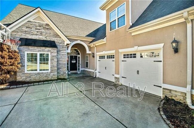 Building Photo - 203 Lenox Dr