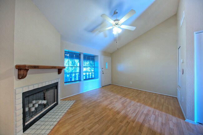 Building Photo - Peoria 1 bedroom condo