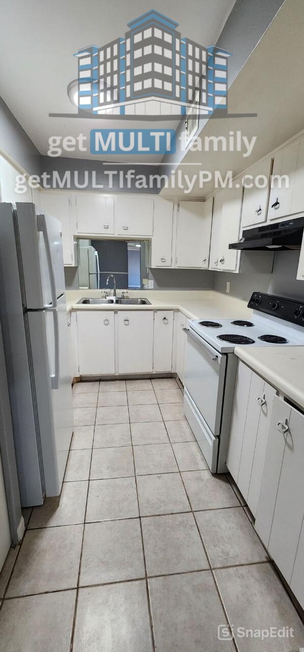 Foto del edificio - 2413 W Hazelwood St