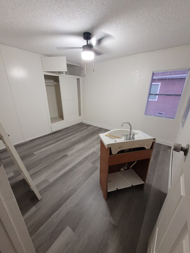 Foto del edificio - 10918 Acacia Ave