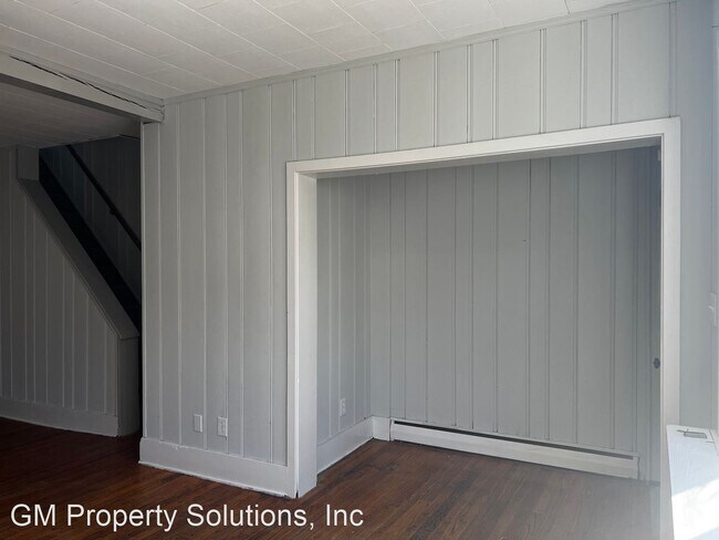 Building Photo - 3 br, 1.5 bath House - 484 N 6th Street