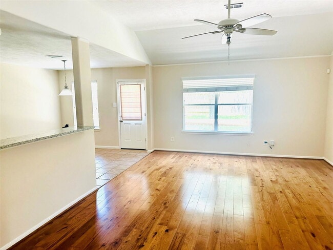 Building Photo - 25330 Barmby Dr