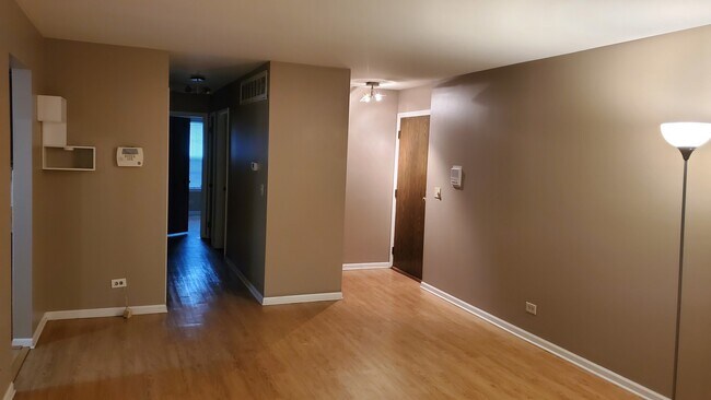 Building Photo - 314 Silverwood Ct