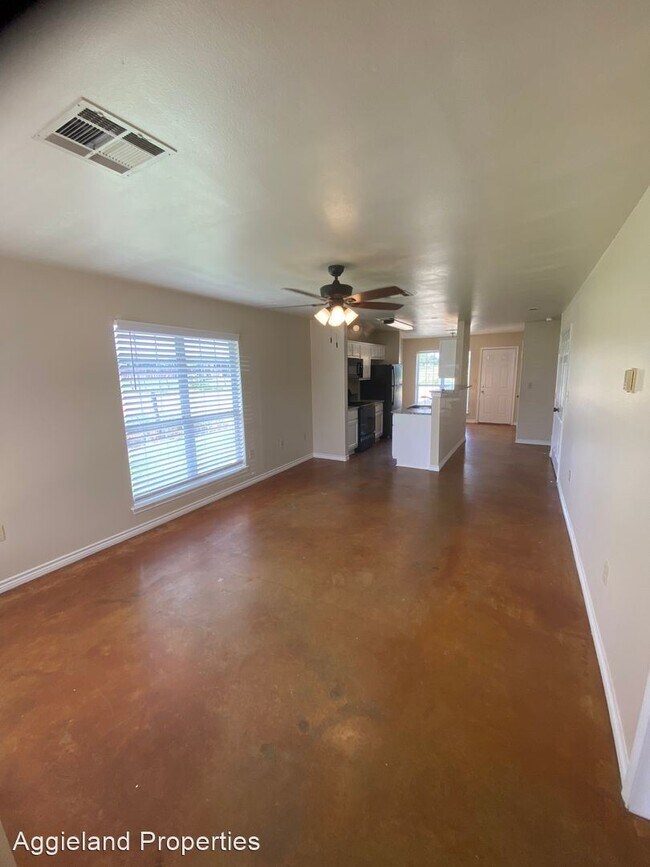 Foto del edificio - 3 br, 2 bath House - 1255 Flying Ace Circle