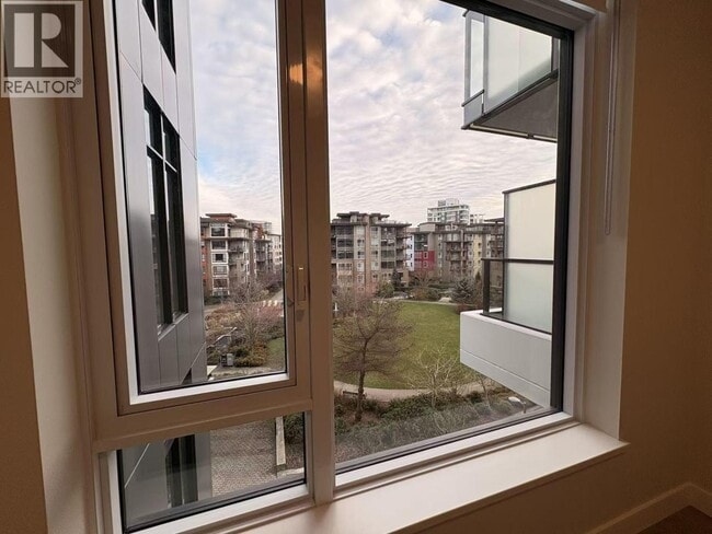 Building Photo - 6138 Birney Ave