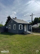 Building Photo - 806 W Spruce St
