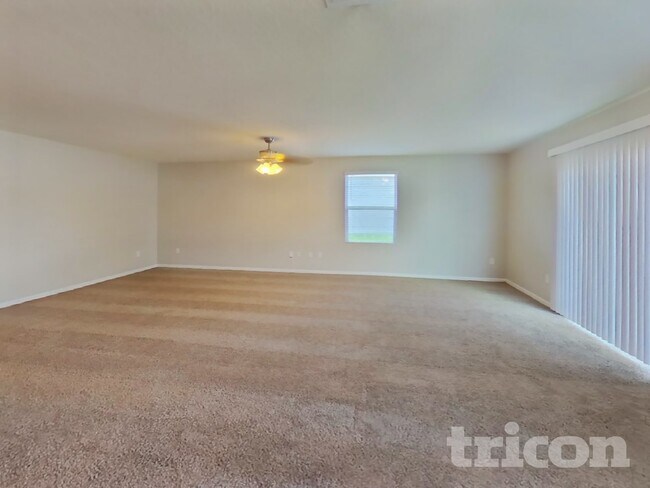 Foto del edificio - 4429 Warm Springs Way