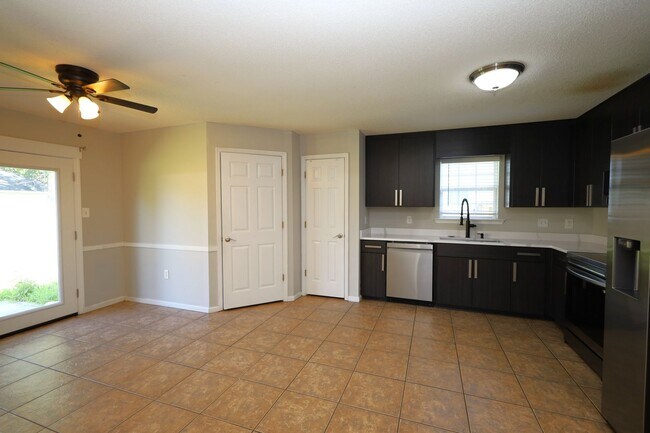 Foto del edificio - 812 Madelyn St