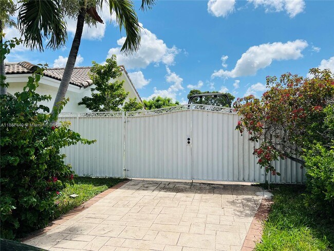 Foto del edificio - 15765 SW 139th Ave