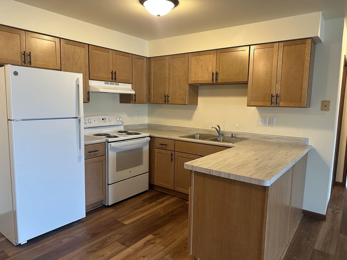Foto principal - Shadow Creek Apartments - Remodeled!