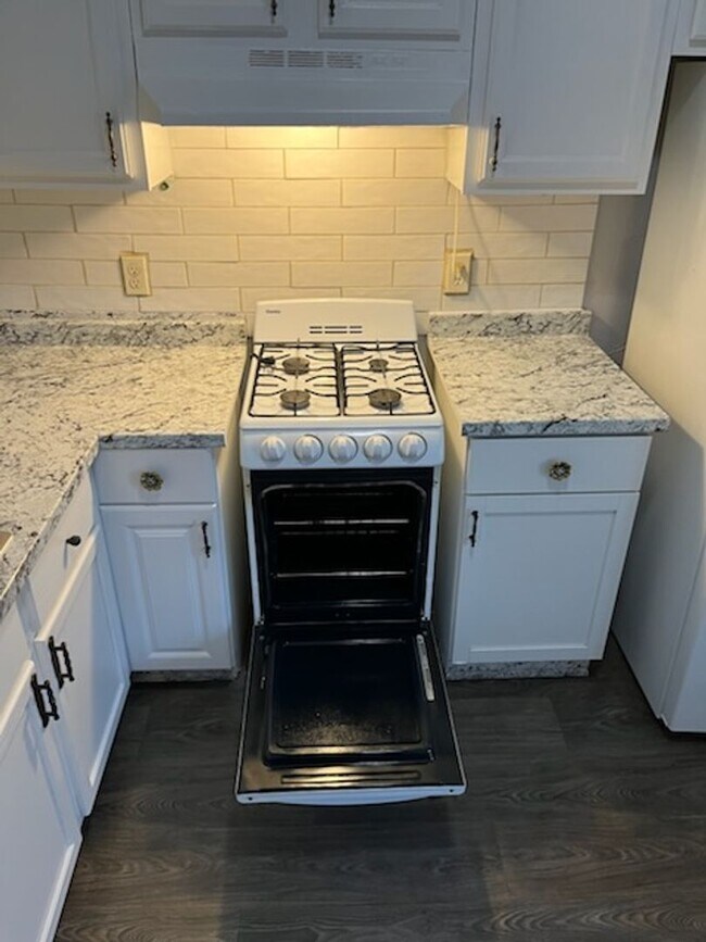 Building Photo - One Bedroom Westside Saint Paul Apartment