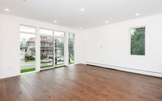 Foto del edificio - 27 Hackensack Plank Rd