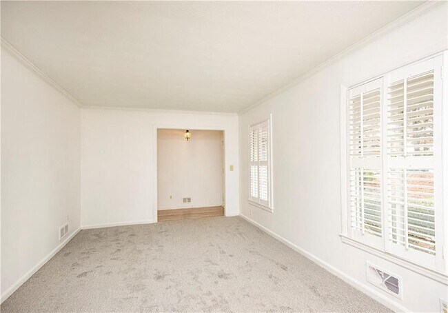 Building Photo - 3935 Orchard Rd SE