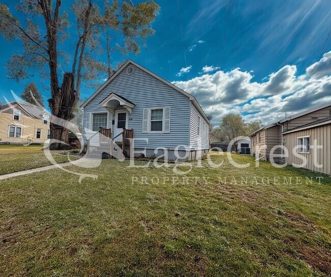 Foto del edificio - Well-Located 3BR/2BA Single-Family Home with Finished Basement