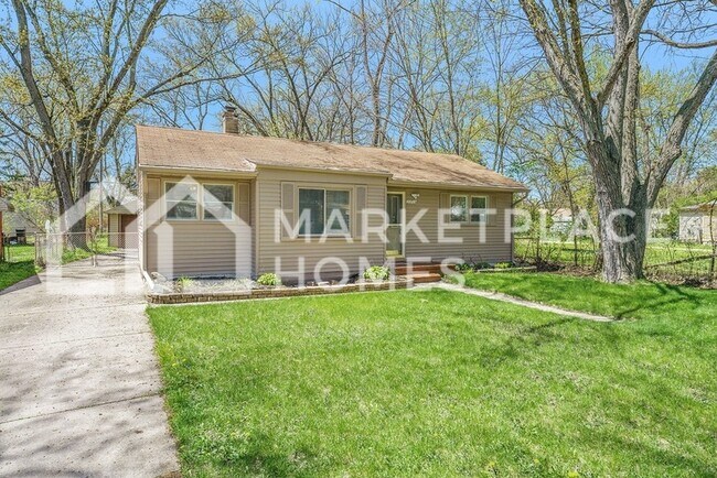 Building Photo - 21713 Poinciana St