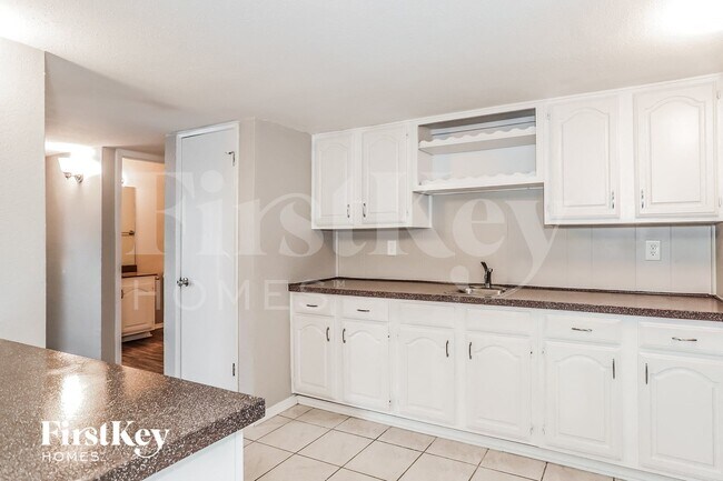 Building Photo - 16939 Macleish Dr