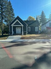 Building Photo - 1009 S 7th St