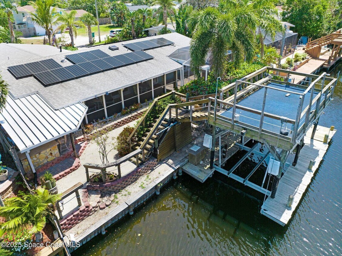 Foto del edificio - 1575 Tarpon St