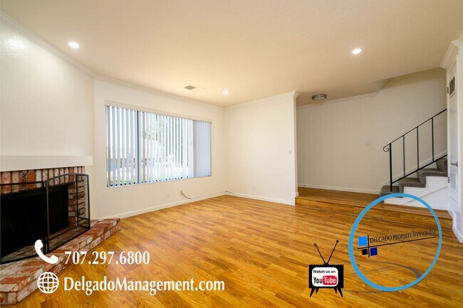 Building Photo - Benicia large townhouse available now!