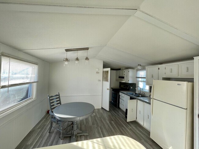 Foto del edificio - Modern 2 Bed 2 Bath Section 8