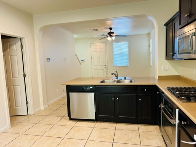 Foto del edificio - $2,195 Harlan Ranch, 3 Bed 2.5 Bath - Elev...