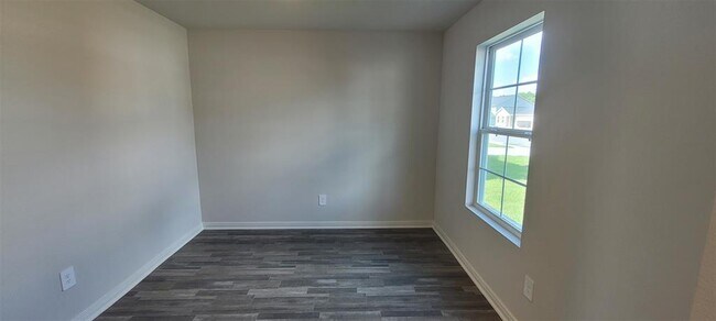 Building Photo - 112 Bering Dr