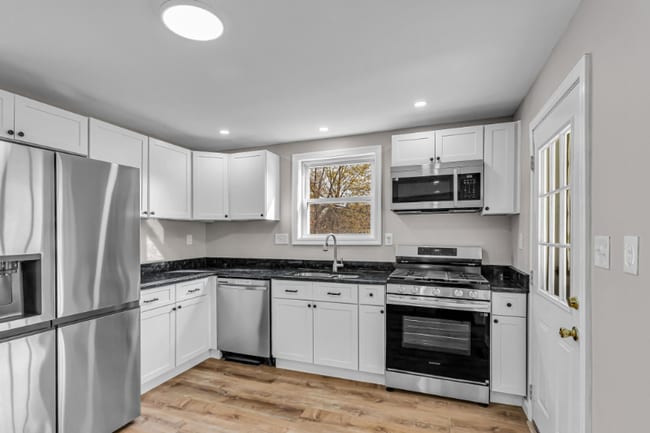 Building Photo - 3 Ellsworth St