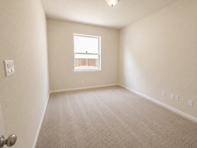 Building Photo - 23311 Verita Ct