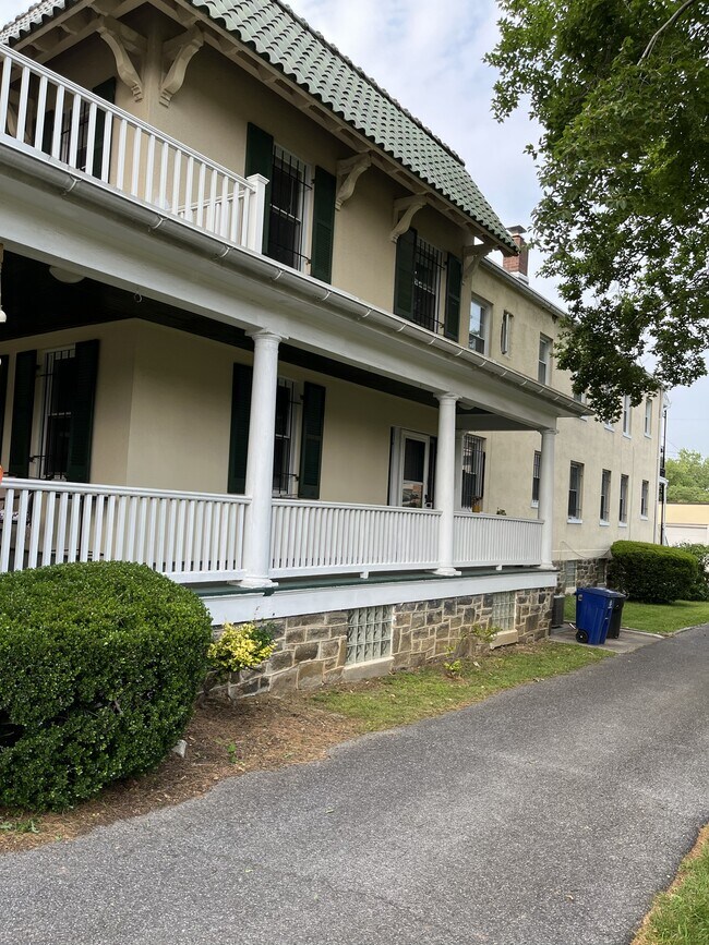 Foto del edificio - 4101 Roland Ave