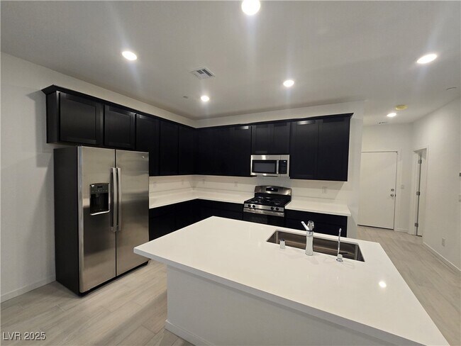 Building Photo - 375 Powell Crst Dr