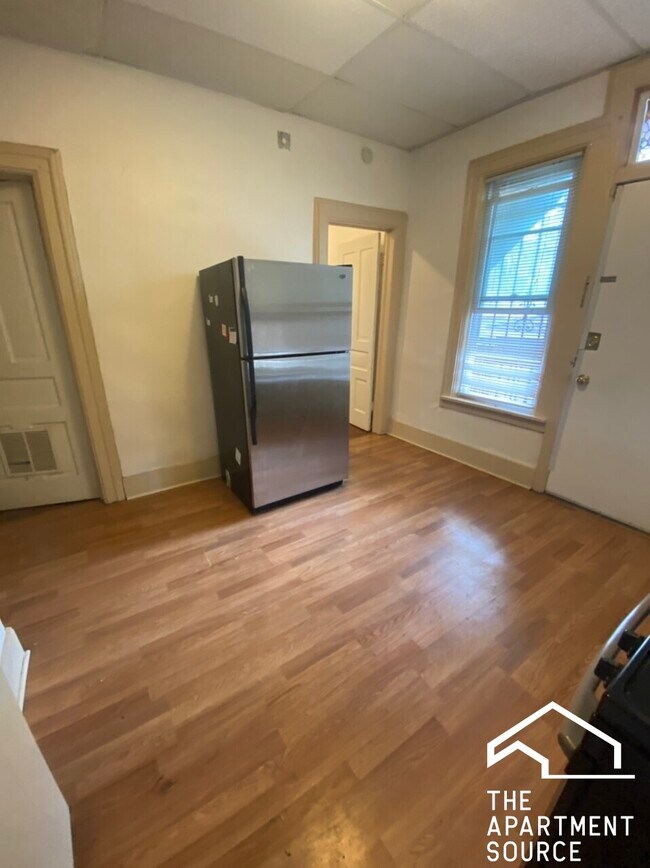 Building Photo - 1644 N Mozart St
