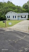 Building Photo - 912 Laurel Ln